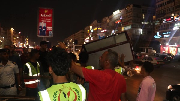 حملة مسائية مكبرة لرفع الإشغالات وتحقيق الانضباط بمدينة 6 أكتوبر