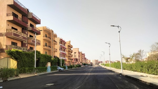 وزيرة الإسكان تتابع موقف تنفيذ مشروعات الطرق والمرافق بعدد من المدن الجديدة