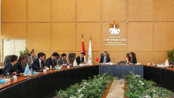 وزيرة الإسكان: مصر حريصة على الاستفادة من الخبرات الصينية في تنفيذ المشروعات الكبرى
