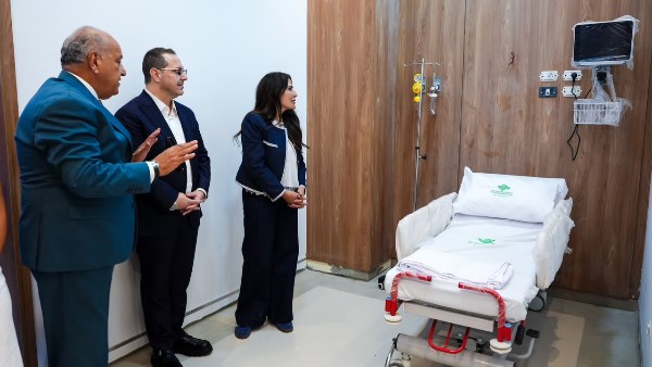 وزيرة الإسكان تتفقد مشروع مستشفى شفا العلمين بمدينة العلمين الجديدة