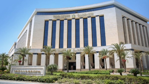 وزيرة الإسكان تصدر قرارات إزالة مخالفات بناء بالساحل الشمالي الغربي ومدينة السادات
