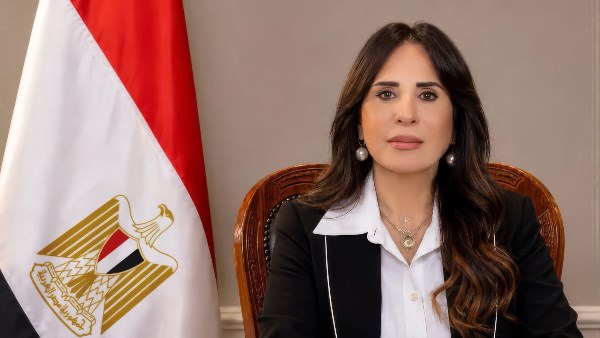 وزيرة الإسكان تتابع موقف مشروعات مياه الشرب والصرف الصحي بالمحافظات