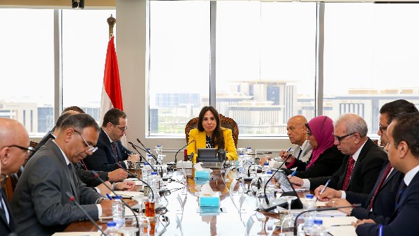 حزمة توجيهات.. وزيرة الإسكان تعقد اجتماعًا مع نواب رئيس هيئة المجتمعات العمرانية