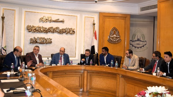 هيئة الشراء الموحد تدرس تعديل أسعار مستلزمات طبية وتعزيز توطين الصناعة