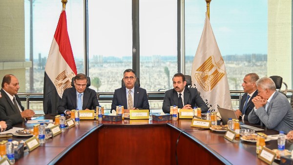 وزيرا التموين والزراعة ومدير جهاز مستقبل مصر يبحثون بالعلمين الخطوات التنفيذية للمشروع القومي «كاري أون»