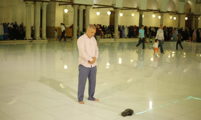هل الصلاة بالفاتحة فقط دون سورة بعدها يؤثر في صحتها؟.. أمين الإفتاء يجيب