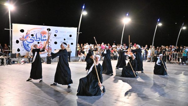 بإقبال جماهيري . الثقافة تطلق أولى حفلات شاطئ الفن المجانية برأس البر