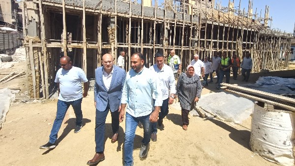 الجيزة.. تكثيف العمل بالمشروعات الخدمية بالبدرشين ومتابعة الوصلات المنزلية للصرف الصحي