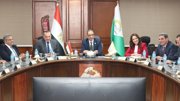محافظ الجيزة ورئيس “التنمية الحضرية” يبحثان مخطط تطوير منطقة “عزيز عزت” والكيت كات والمنطقة المحيطة