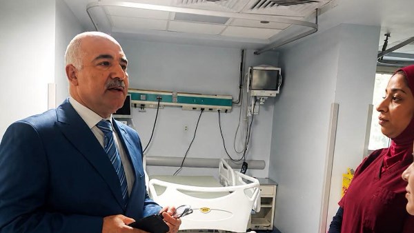 في أول أيام توليه مهام عمله .. وكيل صحة الجيزة يفاجئ مستشفى صدر العمرانية بالزيارة