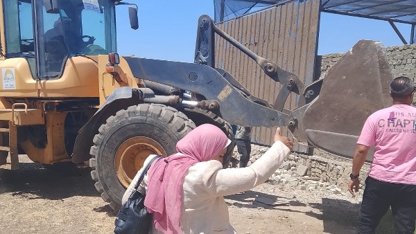 إزالة جمالونين مخالفين على أرض زراعية في كرداسة.. صور