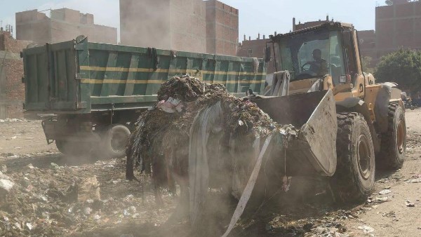 رفع 160 طنًا من المخلفات خلال حملة مكبرة للنظافة ورفع التراكمات بأبو النمرس في الجيزة