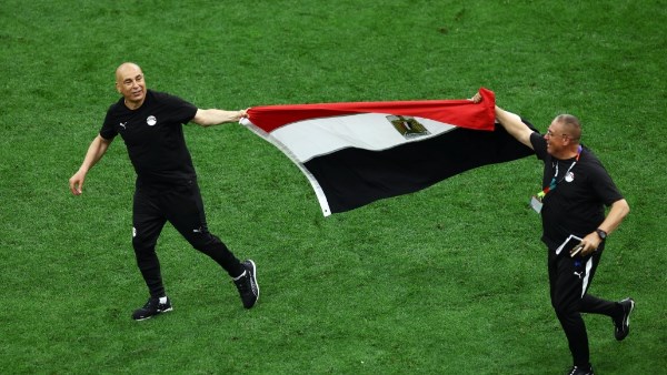 سيد المهاجمين ومجدد الفراعنة.. حسام حسن يحتفل بـ 60 عاماً من التحديات
