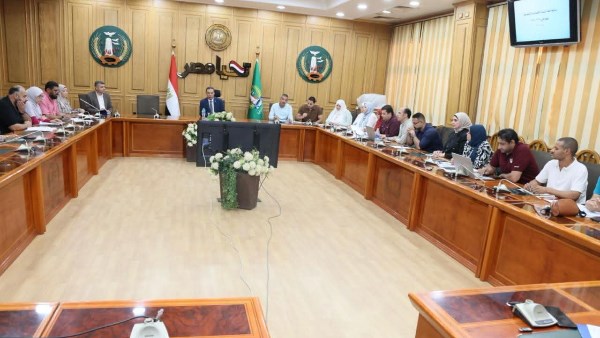 محافظ المنوفية يتابع معدلات الأداء والموقف التنفيذي لمشروعات الخطة الاستثمارية الجديدة