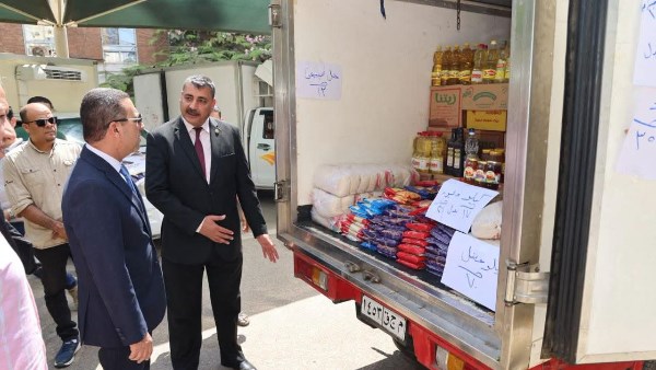 محافظ المنوفية يدشن أولى فعاليات مبادرة ” كلنا عندك” لتوفير السلع بأسعار مخفضة