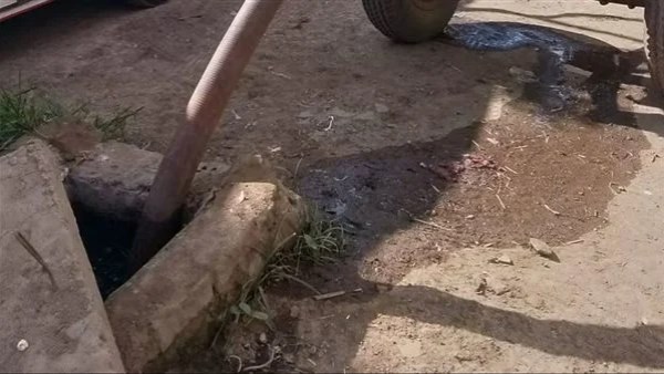 استمرار أعمال كسح المياه الجوفية في قرية كفر محمود بالمنوفية