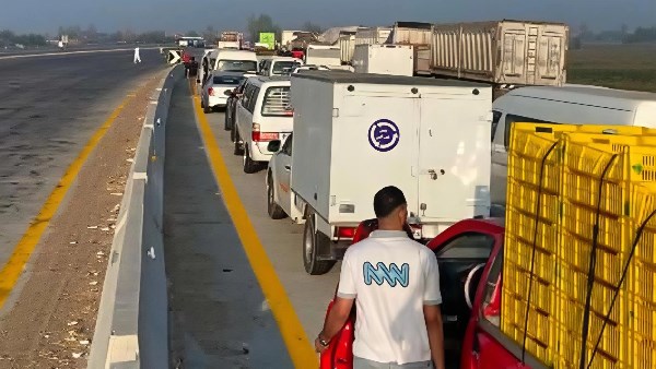 شبورة كثيفة تغلق الطريق الإقليمي بالخطاطبة وتتسبب في شلل مروري بالمنوفية