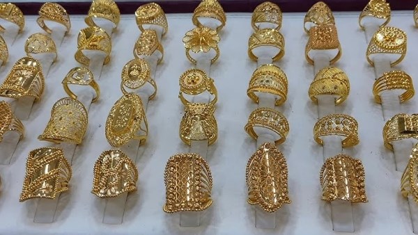 1000 جنيه في يوم.. قفزة صادمة بسعر الجنيه الذهب وعيار 21 يخالف التوقعات