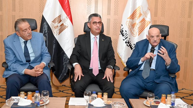 وزير التموين يوجه بتشكيل لجنة عاجلة لبحث مطالب أصحاب المخابز