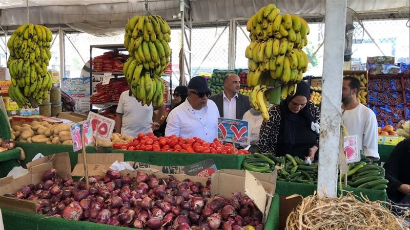 محافظ الدقهلية يتفقد المعرض الدائم للسلع الغذائية بشرق المنصورة