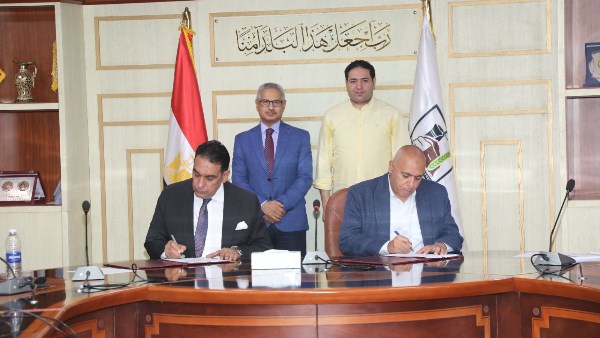 محافظ بني سويف يشهد مراسم توقيع برتوكول إنابة بين المحافظة والهيئة العامة للأبنية التعليمية لتنفيذ عدد من مشروعات الخطة الاستثمارية للعام المالي