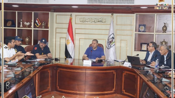 سكرتير عام بني سويف يناقش موقف مشروعات الخطة الاستثمارية للعام المالي الحالي