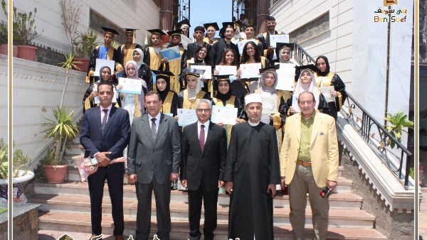محافظ بني سويف يُكرّم 100 طالب من أوائل الثانوية العامة والأزهرية