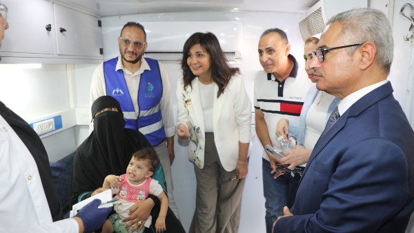 محافظ بني سويف ونبيلة مكرم يتفقدان القافلة الشاملة للتحالف الوطني ضمن المرحلة الثالثة من حملة «إيد واحدة»|صور
