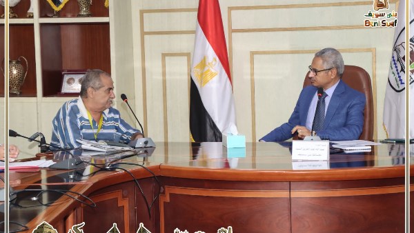محافظ بني يلتقي المواطنين ويوجه بتوفير الرعاية الصحية والاجتماعية للحالات الإنسانية