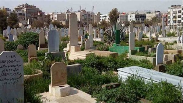 هل وضع الزروع والزهور على مدفن المتوفى تخفف من عذاب القبر؟.. الإفتاء تجيب