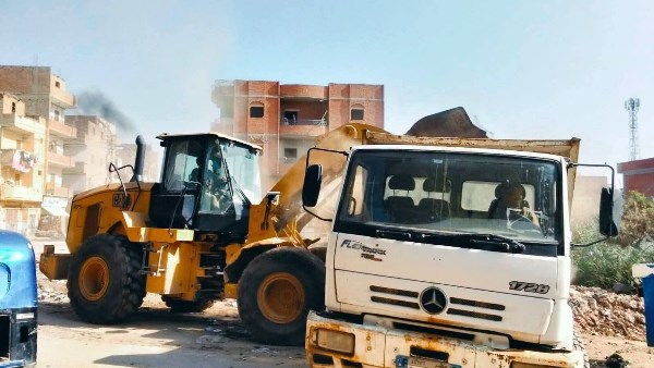 حملات مكثفة للنظافة ورفع المخلفات بالمنيا