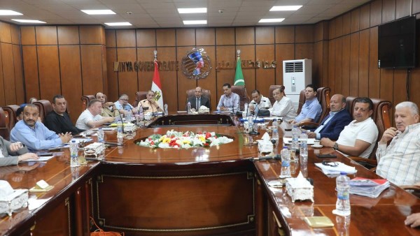 محافظ المنيا يوجه بسرعة تنفيذ التأشيرات الخاصة بالطلبات الجماهيرية