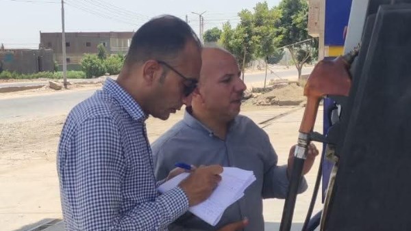 ضبط 14 طن مواد بترولية قبل تهريبها للسوق السوداء.. ومصادرة 4.5 طن أسمدة و91 كيلو فراخ فاسدة بالمنيا
