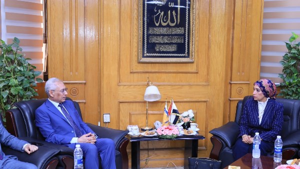 رئيس جامعة المنيا يستقبل رئيس جامعة الأقصر ويبحثان تعزيز التعاون الأكاديمي بين الجامعتين