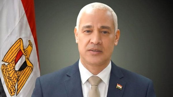 أحمد عبدالمولى يتسلم مهام رئاسة جامعة أسيوط