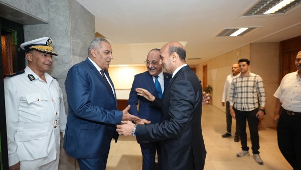 محافظ أسيوط يستقبل مساعد وزير الداخلية لمنطقة وسط الصعيد ومدير الأمن والقيادات الأمنية