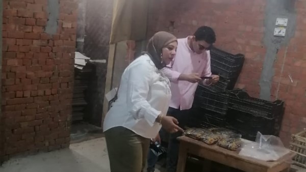 محافظ أسيوط: غلق وتشميع مصنع تعبئة مواد غذائية غير مرخص بالقوصية لمخالفته الاشتراطات