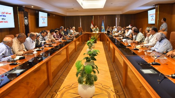 محافظ أسيوط يتابع موقف المشروعات المنتهية بـ”حياة كريمة” تمهيدًا للتشغيل التجريبي