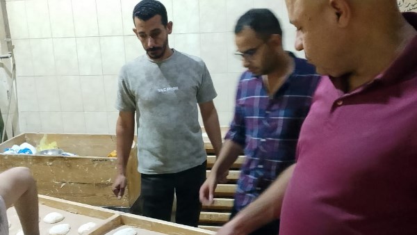 محافظ أسيوط: تحرير 80 محضرًا تموينيًا وضبط مخالفات متنوعة خلال حملات رقابية على المخابز والأسواق