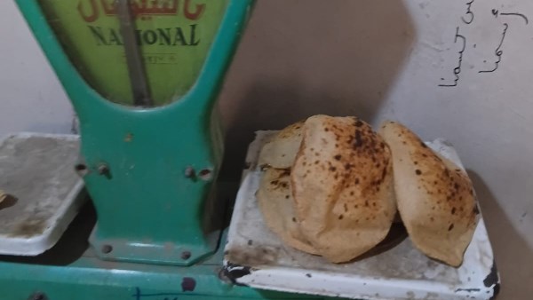 تحرير 31 محضرًا وضبط 13 جوال دقيق مدعم خلال حملة على مخابز أسيوط