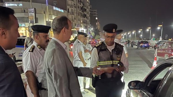 بقيادة مدير الأمن.. حملة مرورية مكبرة تعيد الانضباط للكورنيش الغربي في سوهاج