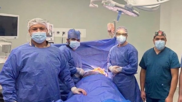 فريق بمستشفى الطوارئ بجامعة سوهاج ينقذ مصابًا من طعنة نافذة بالصدر