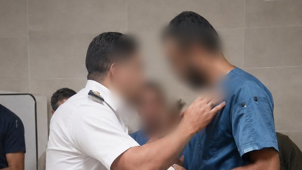 مشادة داخل مستشفى بسوهاج تنتهي بالصلح.. «الداخلية» تكشف حقيقة الفيديو المتداول لمشاجرة ضابط شرطة وطبيب