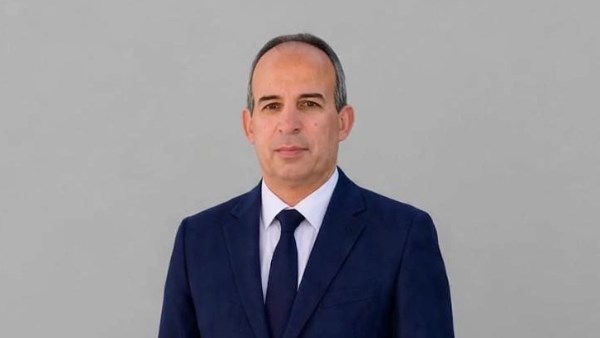 مصرع طفل أسفل عجلات سيارة أثناء عبوره الطريق بسوهاج
