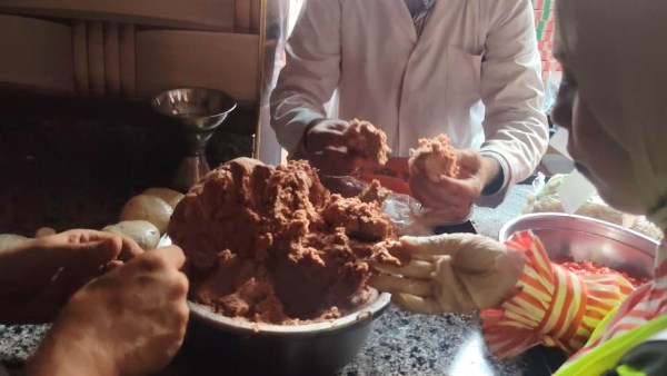 سوهاج: حملة رقابية على أحد المطاعم بالطريق السريع بقرية الصلعا ومصادرة 15 كجم لحوم مفرومة