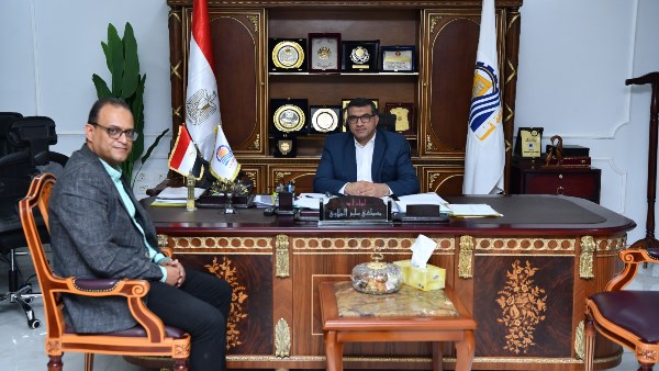 خلال استقبال مدير الصحة.. محافظ قنا يؤكد دعم المنظومة الطبية وتكثيف المتابعة الميدانية