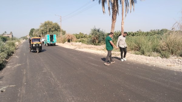 محافظ قنا: انتهاء رصف طريق مدخل المراشدة حتى معدية دشنا بطول 3.5 كم| صور