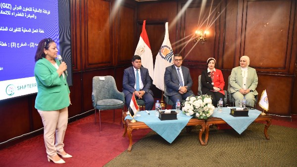 محافظ قنا يشهد افتتاح ورشة عمل لاستعراض خطة العمل المحلية للتغيرات المناخية