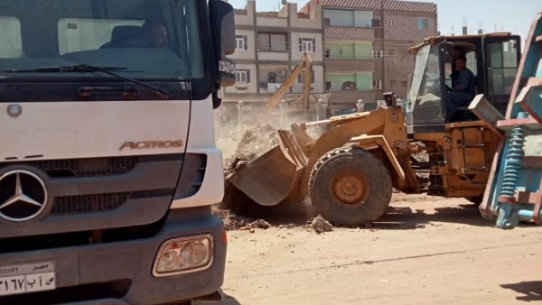 قنا..رفع 102طن مخلفات في حملات للنظافة والتطهير بـ قوص وفرشوط