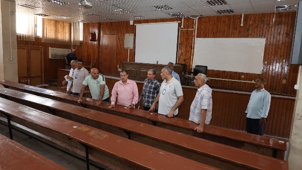 رئيس جامعة قنا يتفقد جاهزية قاعات الدراسة استعدادًا للعام الجامعي الجديد